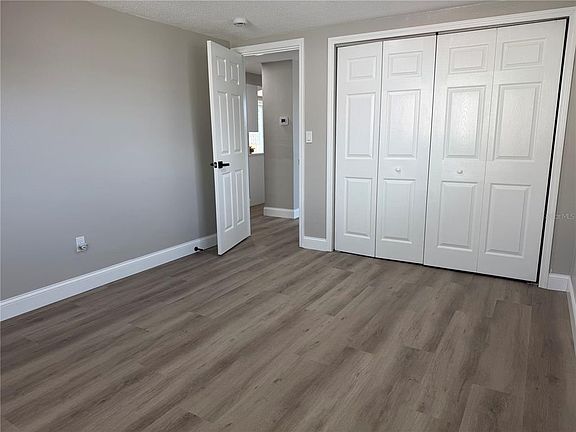 5th image of 7220 Fox Hollow Dr