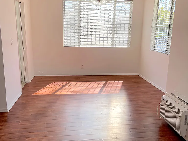 340 South St. Andrews Place — Photo 34