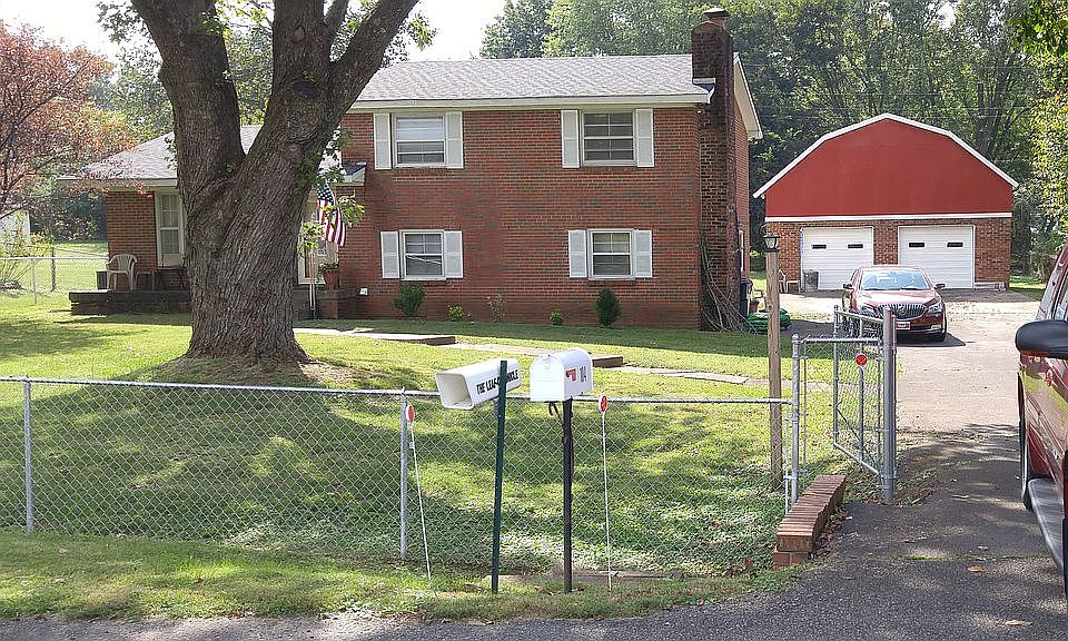 1st image of 104 Rainbow St