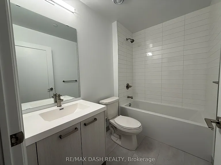 20 Soudan Ave #1906 — Photo 8