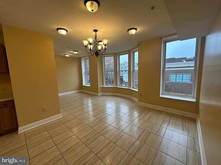 422 W Franklin St #1B — Photo 6