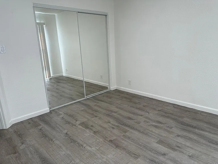 14747 Delano St #1 — Photo 3