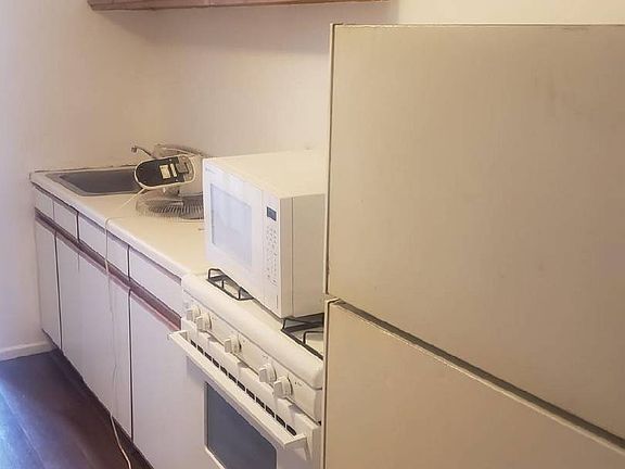 4th image of 9515 Avenue B Floor 1