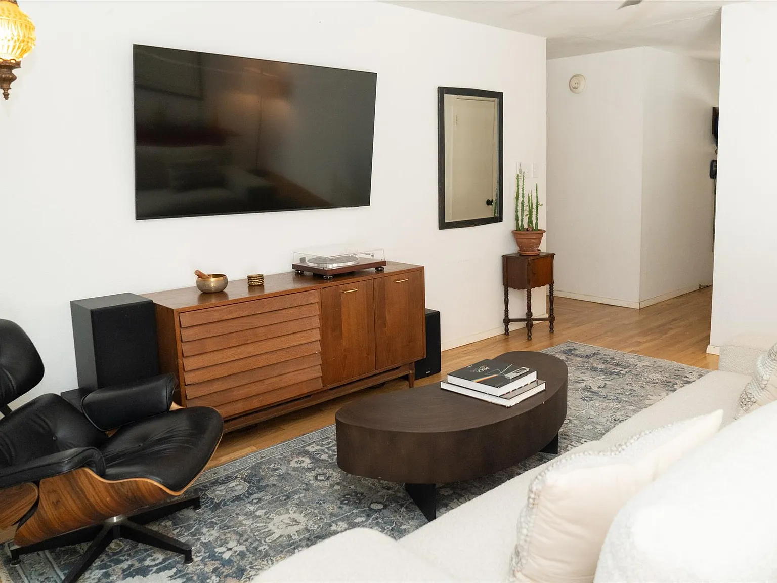 3 bed, 2.0 bath, 1144 sqft, $2,195 — Photo 4