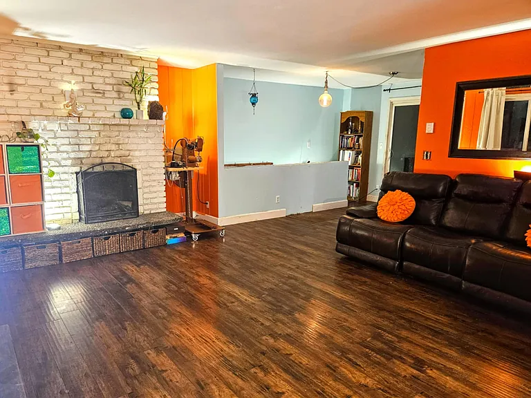 1207 N 9th St — Photo 2