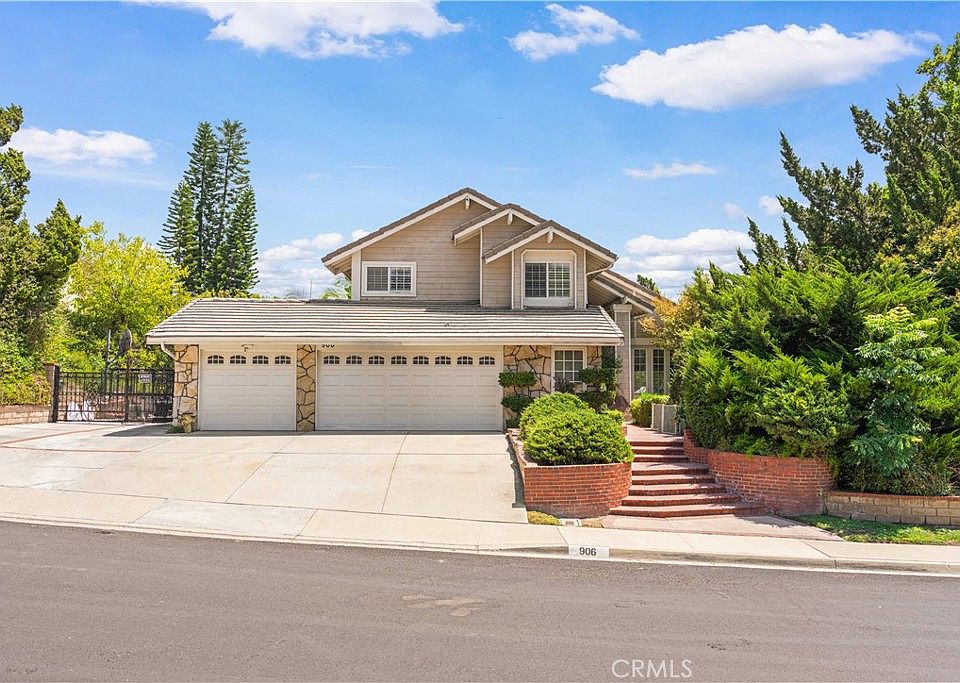1st image of 905 N Bridle Path Ln