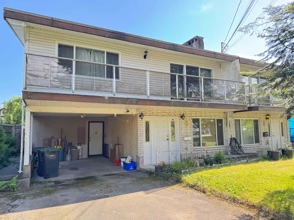 806 Ingersoll Ave #804, Coquitlam, BC V3J 4L9