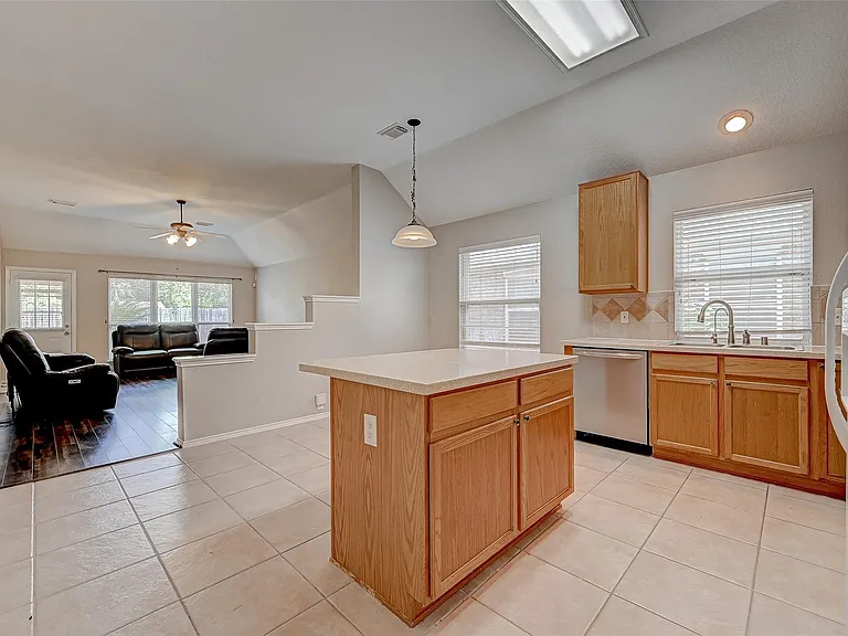 11834 Leaf Oak Dr — Photo 8