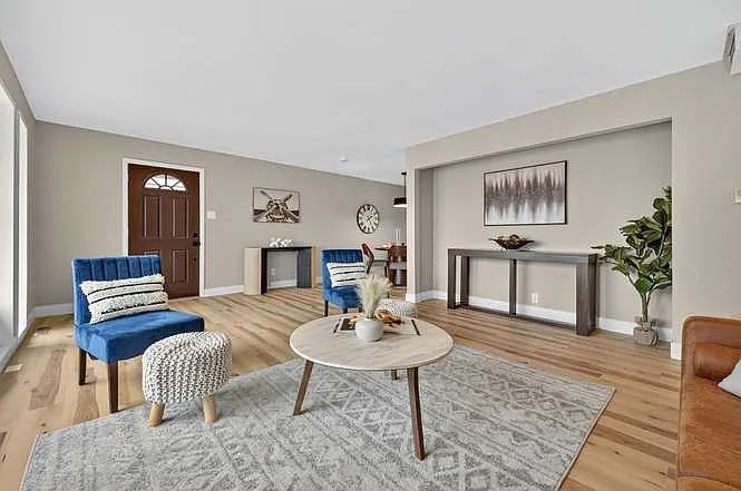 3 bed, 1.5 bath, 1160 sqft, $2,700 — Photo 2