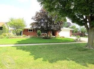 36280 Curtis Rd, Livonia, MI 48152