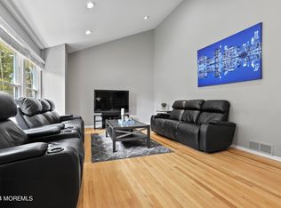 6 Robinson Rd, Morganville, NJ 07751