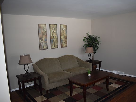 5th image of 3S147 Mulberry Ln