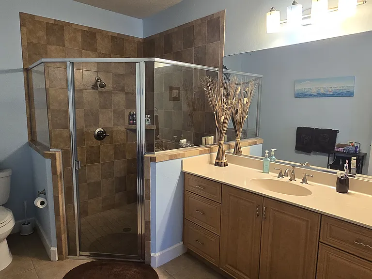 1st floor full bathroom