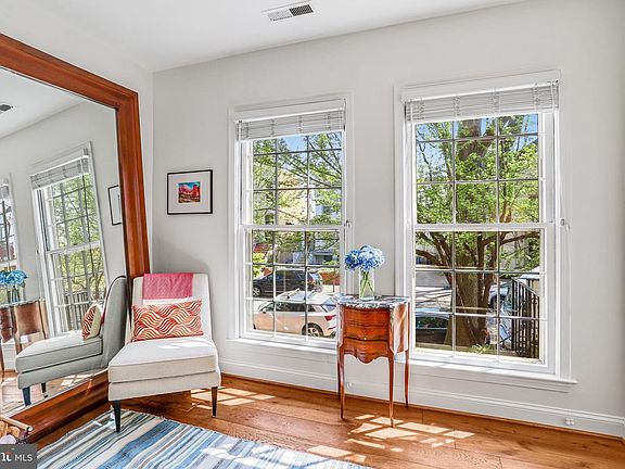 4th image of 212 3rd St NE APT A