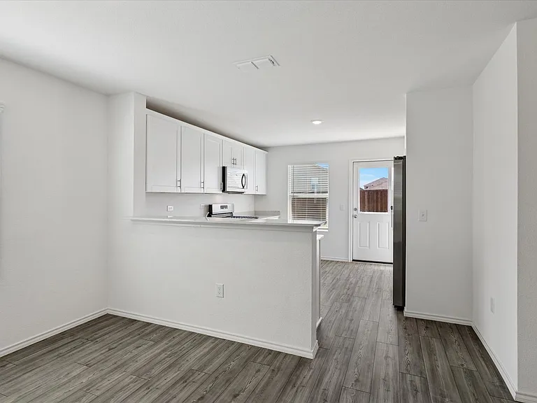 14020 Earlham St — Photo 7