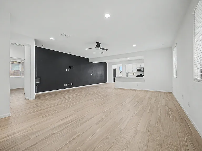12431 W State Ave — Photo 2