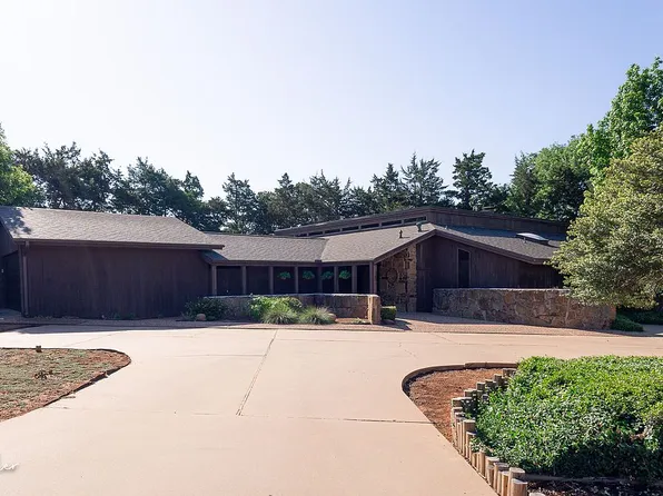 612 Cedar Ln, Frederick, OK 73542
