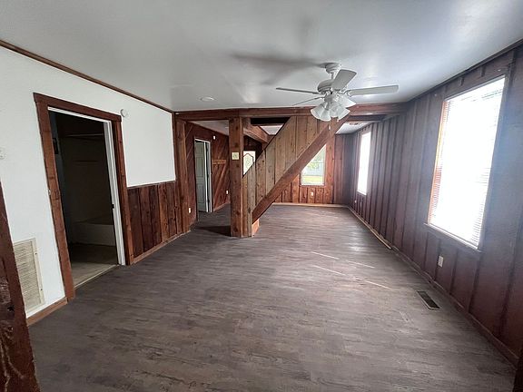 4th image of 1002 Washington St