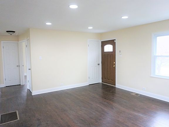 4th image of 5464 Franklin Ave