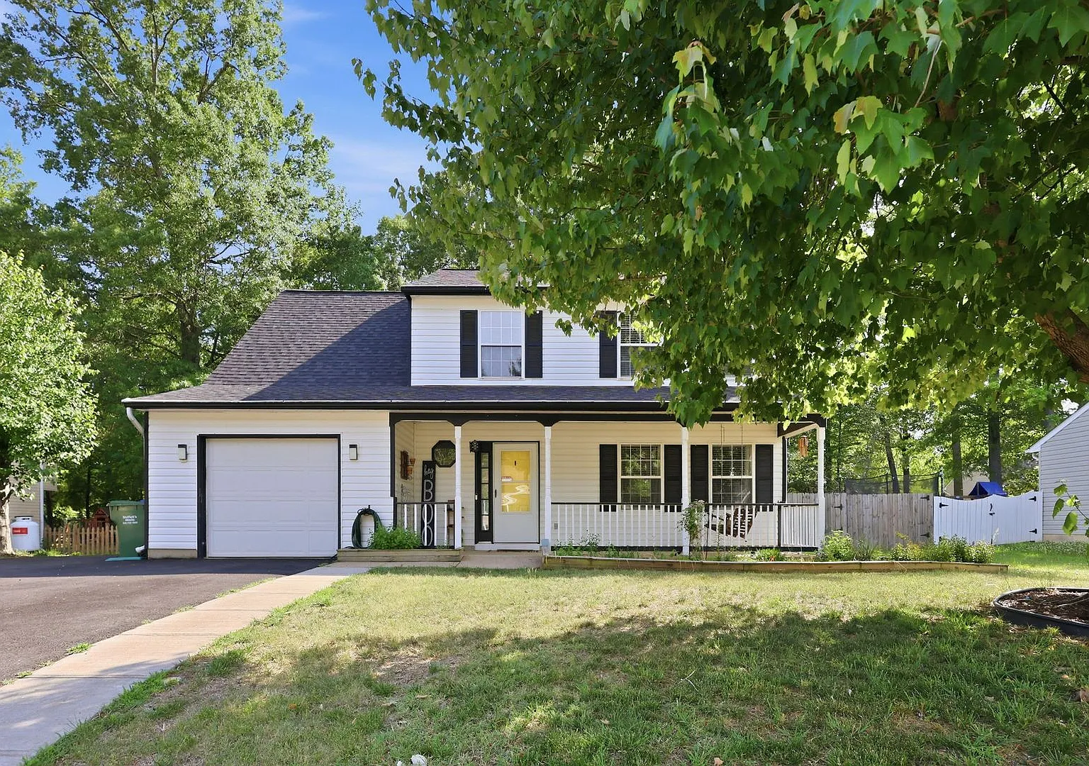 Charming Craftsman-style beauty built in 2022 offering the perfect blend of modern comfort, thoug... — Photo 1