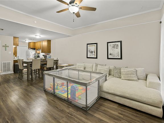 3rd image of 4123 S Brahma Blvd