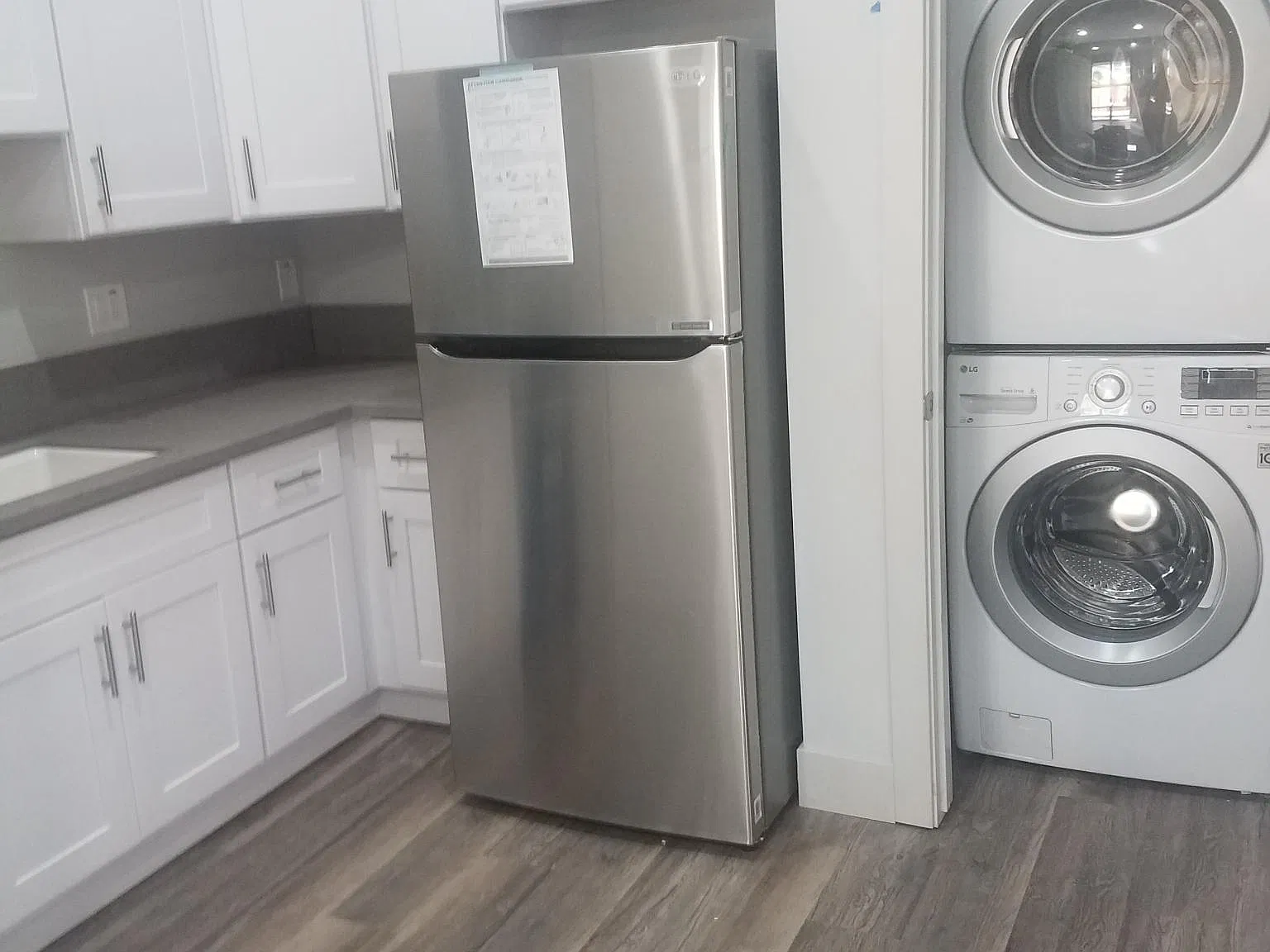 Studio, 495 sqft, $2,495 — Photo 2
