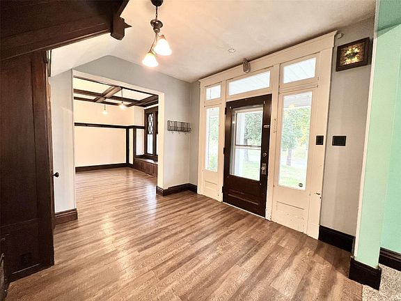2nd image of 510 School St