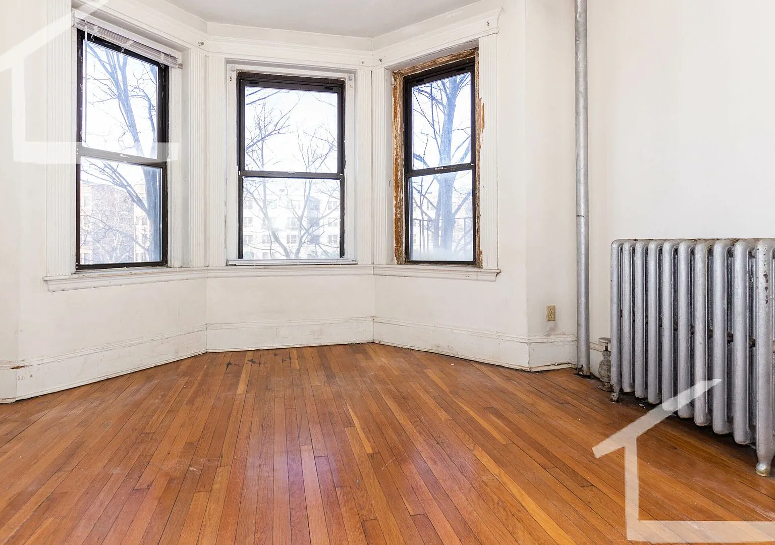 Great deal! 3-bed, 1 Bath in Allston on The B Line; Heat/HW Incl! — Photo 2