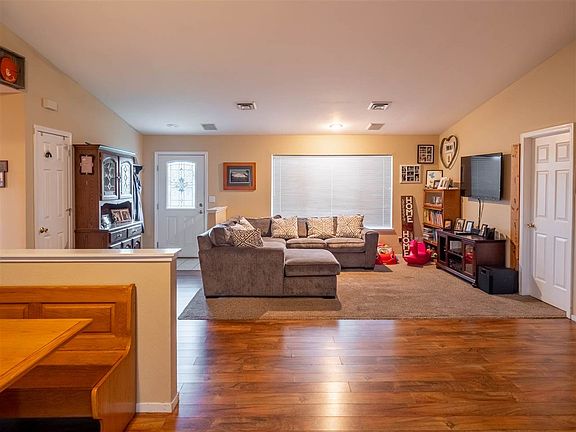 5th image of 1300 Terrace Dr