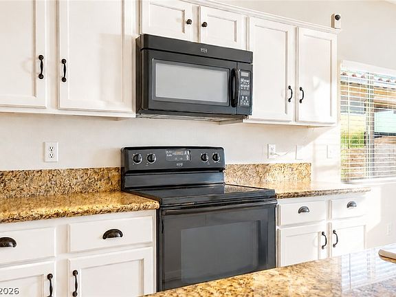 3rd image of 4780 Lorenzo Way