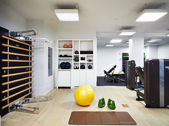 5th image of 404 Park Ave S APT 11E