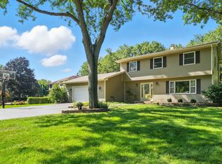 1214 Carol Crest Dr, Dundee, IL 60118