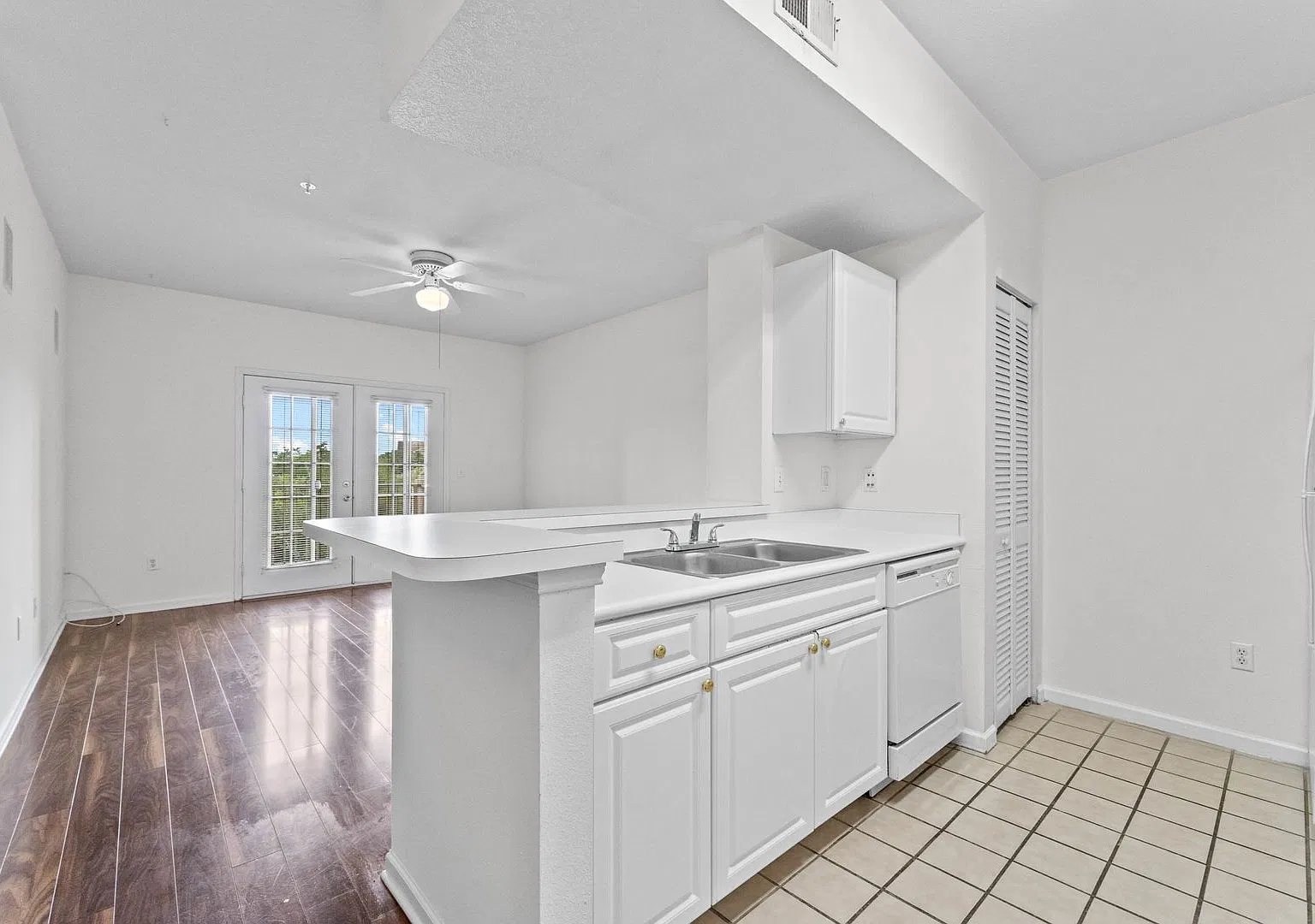 14341 Fredricksburg Dr — Photo 3