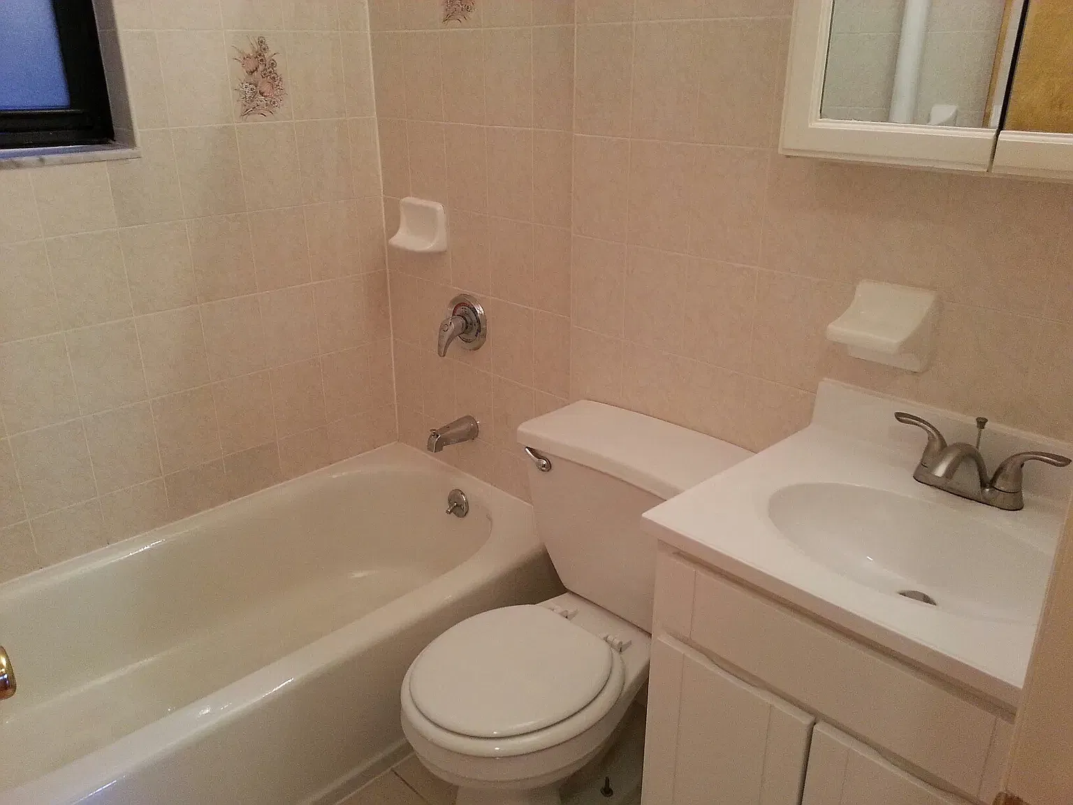 1576 East 19th Street — Photo 2