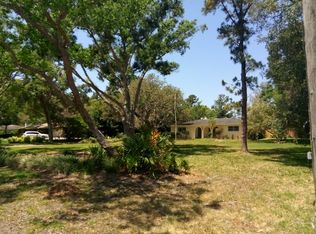 10710 Nina St, Seminole, FL 33778