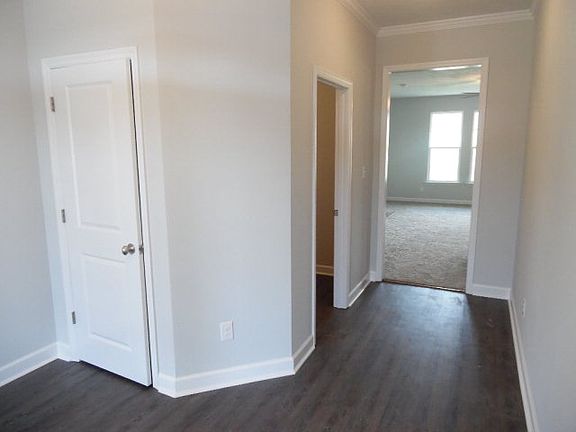2nd image of 3267 Windwood St