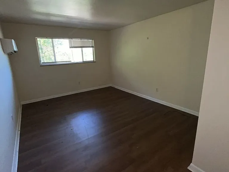 Holston Apartments — Photo 39