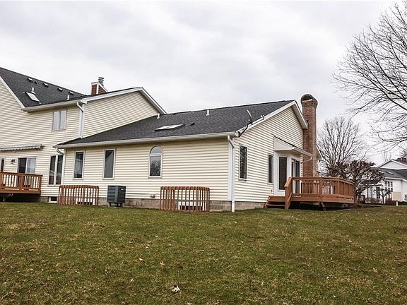 5th image of 45 Wind Loft Cir
