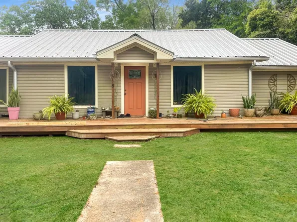 518 E Court St, Newton, TX 75966