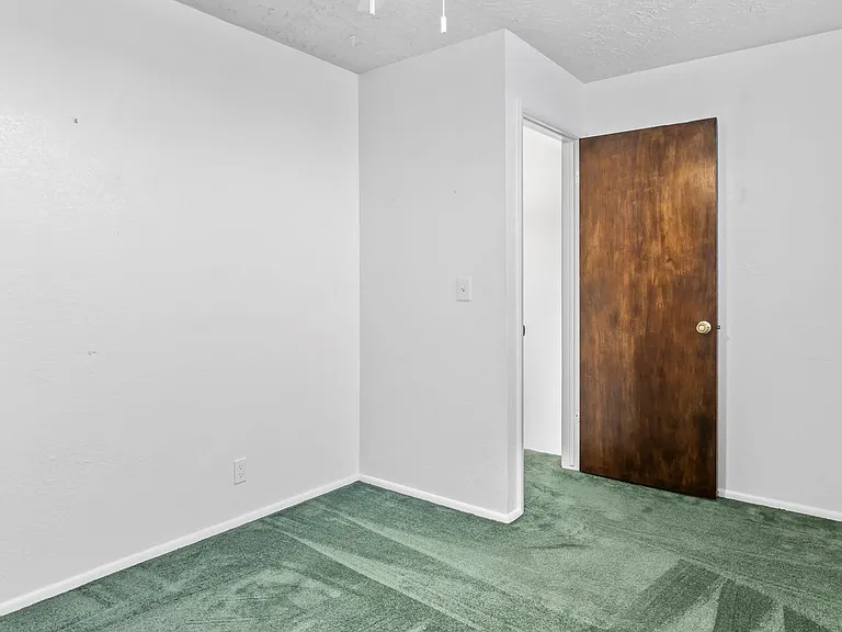 9763 S Sitzmark Dr — Photo 21