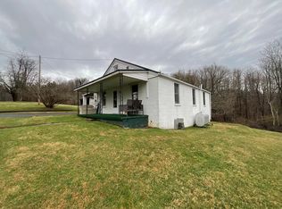 127 Cox St, Galax, VA 24333