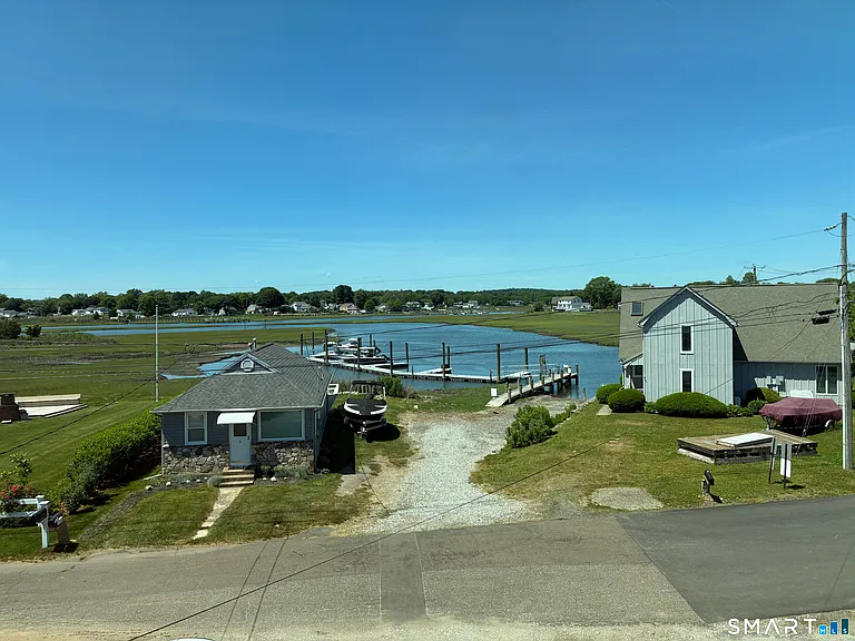 2 Buckingham Ave — Photo 18