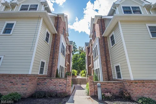 1 Leona Dr #21 Photo 1