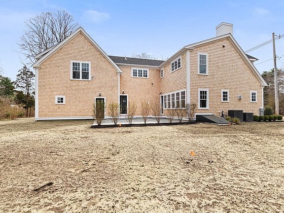 4th image of 2 Elm Hill Ln