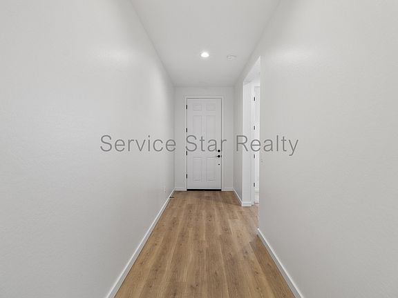 2nd image of 5029 W Roundhouse Rd