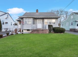 18 Cambridge Avenue, Bethpage, NY 11714