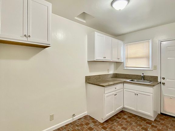 2nd image of 2445 N Lincoln St #2445