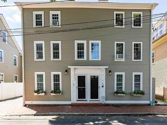 2nd image of 32 Temple St APT 3