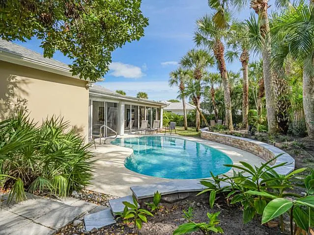 1425 Treasure Cove Ln — Photo 48