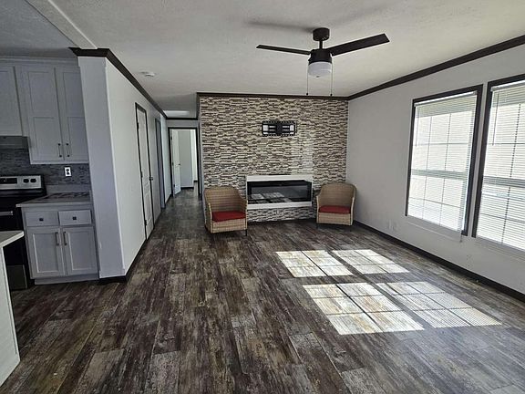 2nd image of 51 E Cardinal Ln